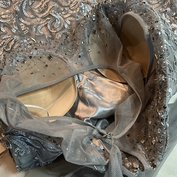 Ignite Evenings by Carol Lin dress with shawl - Picture 4 of 14